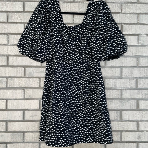 POLKA DOT PUFF SLEEVE BUTTON DETAIL MINI DRESS - Picture 2 of 5
